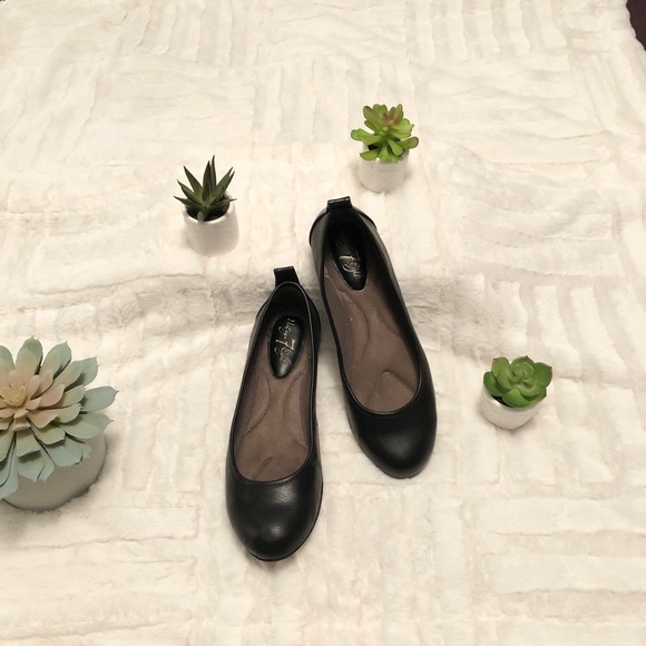 Vintage Shoes - 🖤Black Flats🖤